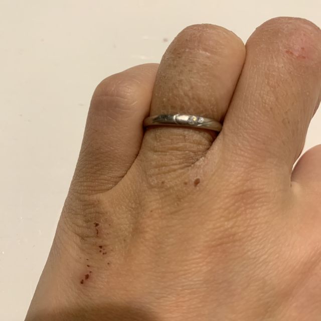 【4℃ BRIDAL(ヨンドシーブライダル)の口コミ】 日常生活に支障がないデザイン。
シンプルでもあまり他のは人とかぶらない…