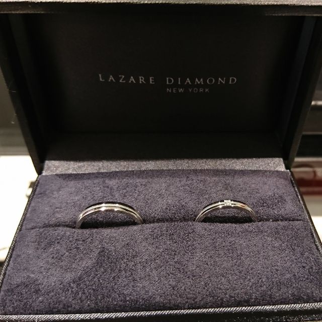 【ラザール ダイヤモンド(LAZARE DIAMOND)の口コミ】 沢山種類があってとても悩みましたが、この指輪は真っ直ぐな愛・途切れな…