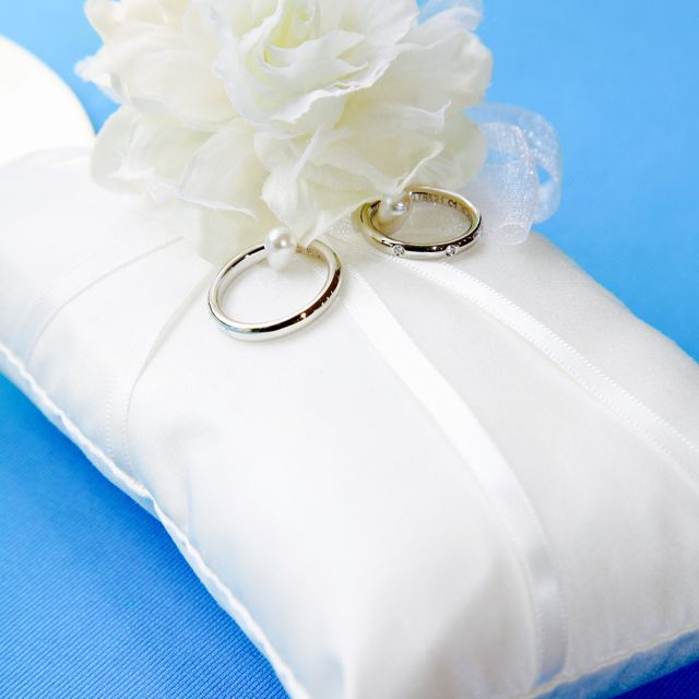 【ヴァン クリーフ＆アーペル(Van Cleef & Arpels)の口コミ】 結婚する前から結婚指輪はヴァンクリーフとずっと決めてました。
デザイン…