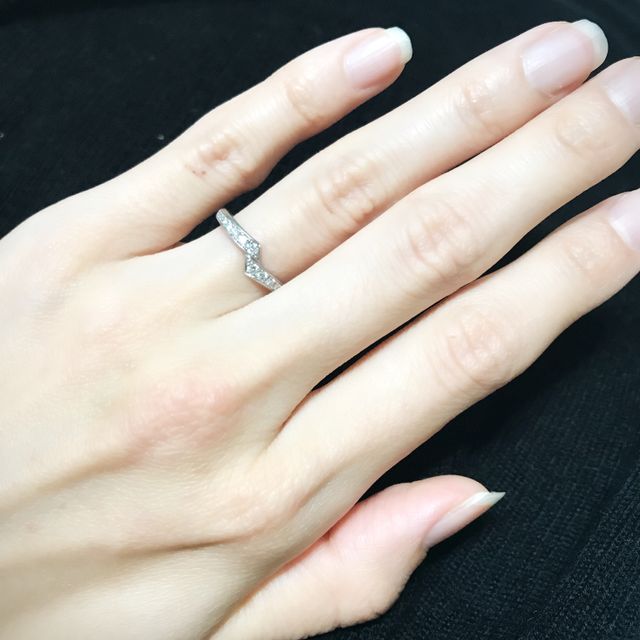 【俄(にわか)の口コミ】 予め、国産というとこでこちらのブランドに決めてました。珍しい形と、指…