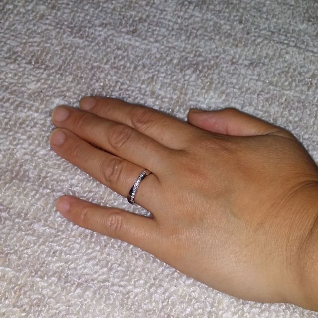 【ヴァンドーム青山(VENDOME AOYAMA)の口コミ】 リボンのように２重に巻かれているようなデザインでしょうか。普通のシン…