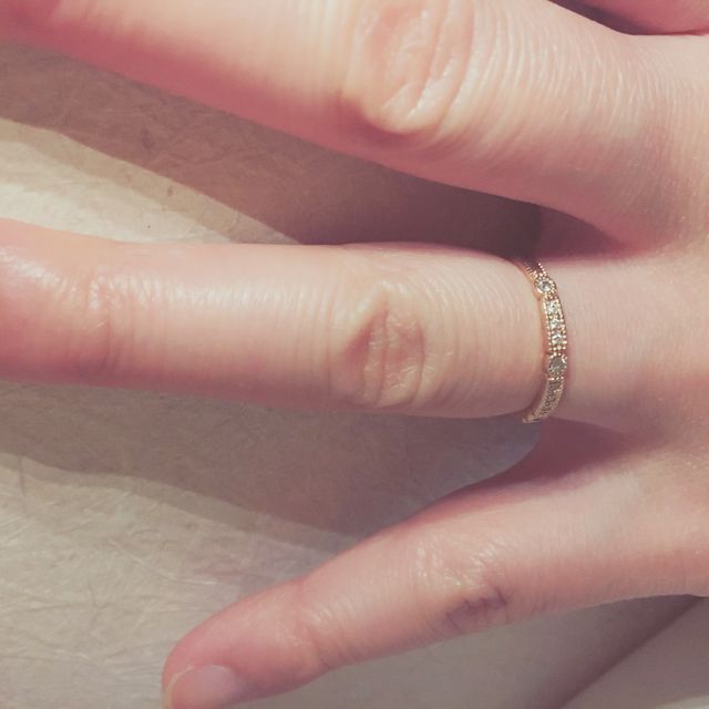 【CHER LUV(シェールラブ)の口コミ】 価格はもぅすこし安い物を探していましたが、キラキラデザインにダイヤ、…