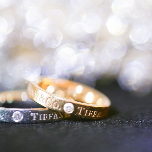 【ティファニー(Tiffany & Co.)の口コミ】 ロゴとダイヤが切れ目なくならんでいるので、どの角度から見ても可愛い！
…