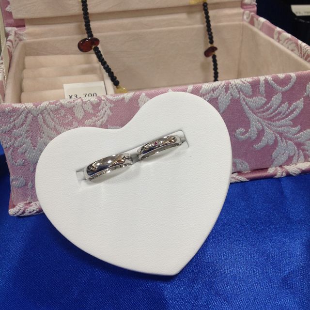 【RoseMarry(ローズマリー)の口コミ】 実際に店内で見てからパンフレットで何度も見て決めるまでに時間が必要で…