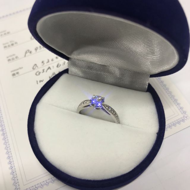 【GALA JEWELRY(ガラジュエリー)の口コミ】 デザインとリーズナブルな価格が1番の決め手です。
サプライズの為に1人で…