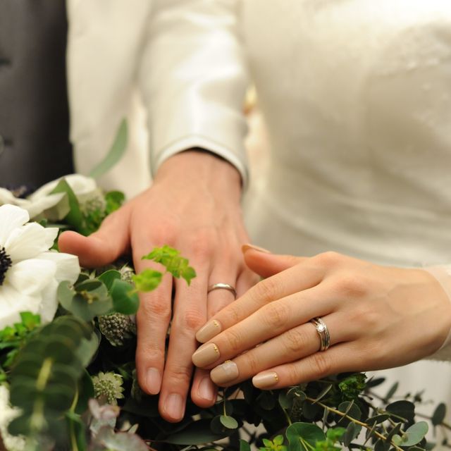 【4℃ BRIDAL(ヨンドシーブライダル)の口コミ】 小さい日本人の手にも馴染むようなシンプルなデザイン。優しい色のピンク…