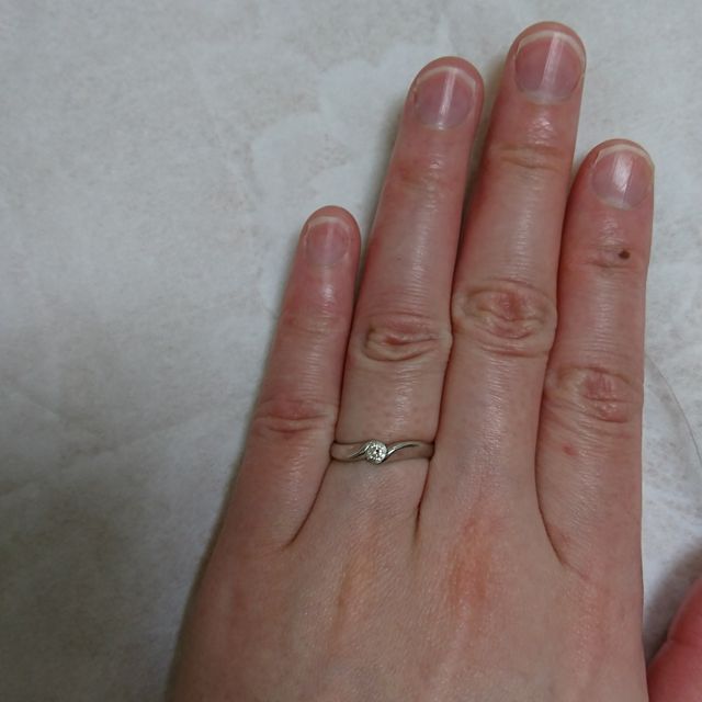 【組曲ジュエリーの口コミ】 デザインの良さと傷が付きにくく使いやすいところがとても気に入っていま…