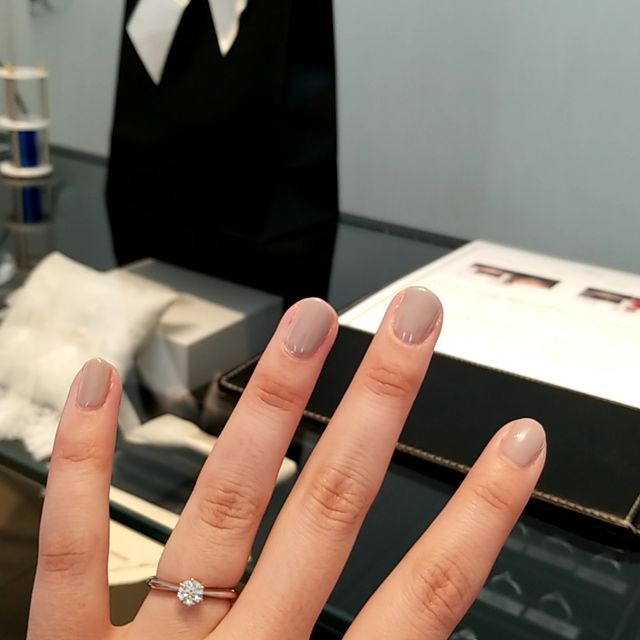 【エクセルコダイヤモンド(EXELCO DIAMOND)の口コミ】 「婚約指輪は付ける人がいいと思ったものをつけて欲しい」という新郎の意…