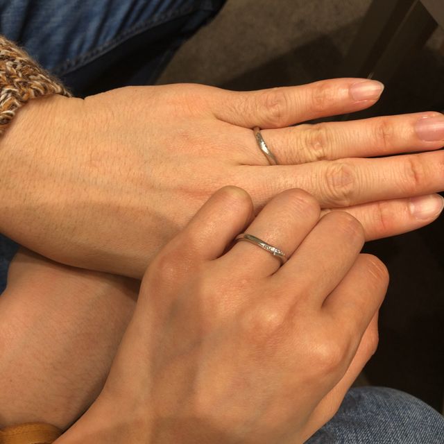 【アイプリモ(I-PRIMO)の口コミ】 メンズの指輪加工がとても素敵です。
マットな雰囲気にキラキラした加工が…