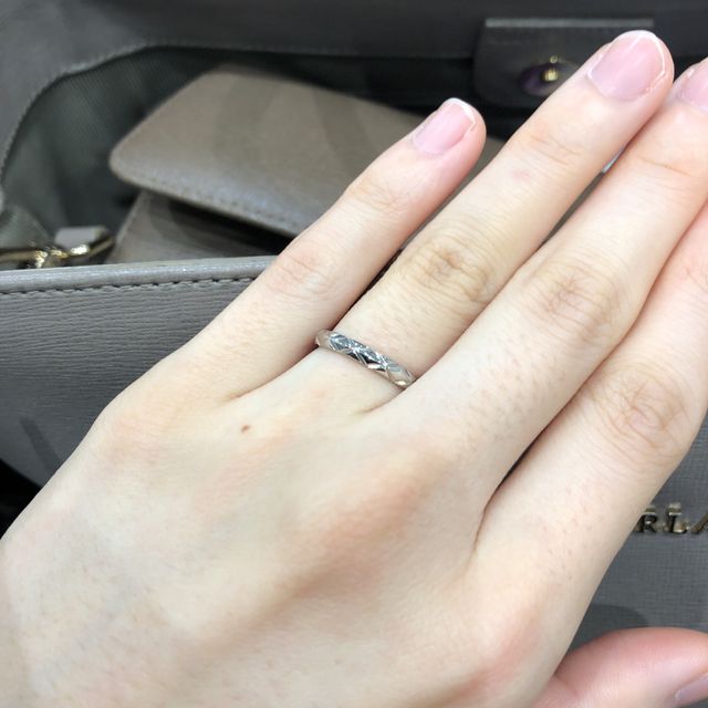 【シャネル(CHANEL)の口コミ】 結婚指輪はもともと石無しのシンプルなものを海外ブランドで探していまし…