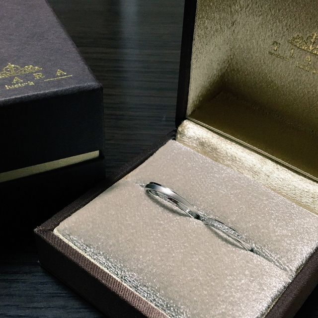 【TIARA(ティアラ)の口コミ】 私が12万、主人は10万円の指輪を購入しました。
私が金属アレルギーの為、…