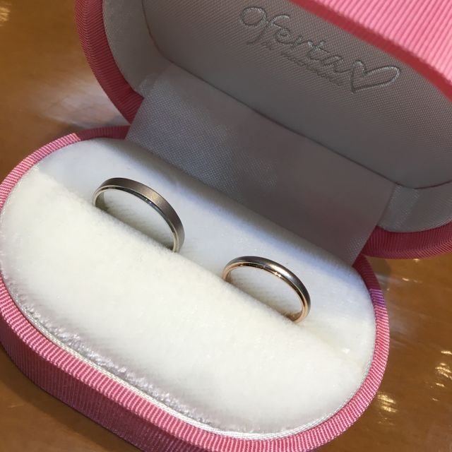 【Oferta(オフェルタ)の口コミ】 女性の方はピンクゴールドとプラチナのコンビニタイプのデザインにしまし…