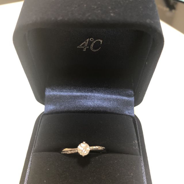 【4℃ BRIDAL(ヨンドシーブライダル)の口コミ】 ブランドとして有名である事と、アフターサービスがしっかりしていそうな…