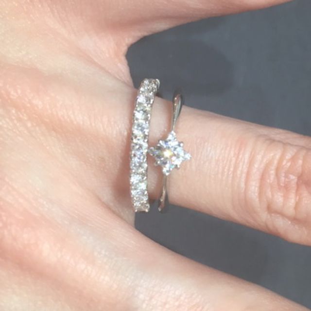 【VENUS TEARS(ヴィーナスティアーズ)の口コミ】 エンゲージリングは気に入ったデザインをもとに細かいアレンジをしたオー…