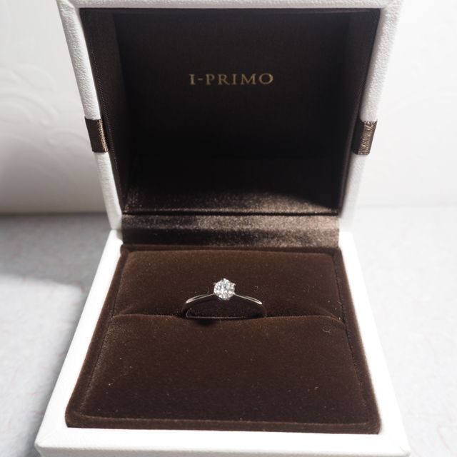 【アイプリモ(I-PRIMO)の口コミ】 シンプルなデザインの指輪を探していて、自分の好みにピッタリ合ったので…
