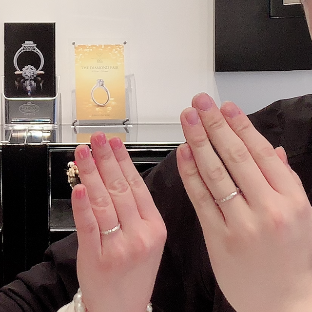 【銀座ダイヤモンドシライシの口コミ】 最初は見に行くだけのつもりでしたが、指輪のデザインや刻印を選んでいく…