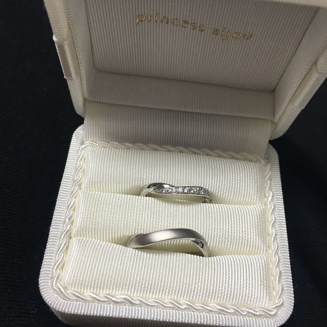 【Princess Bijou(プリンセス・ビジュー)の口コミ】 ディズニーが好きだったのと、
アリエルが好きだったので
この指輪に決め…