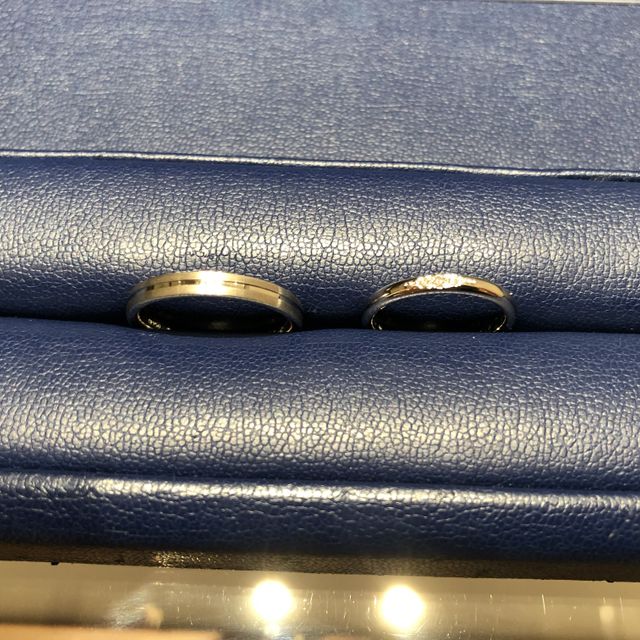 【銀座ダイヤモンドシライシの口コミ】 シンプルかつ洗練されたデザインと、良心的な価格が魅力的でした。どの指…