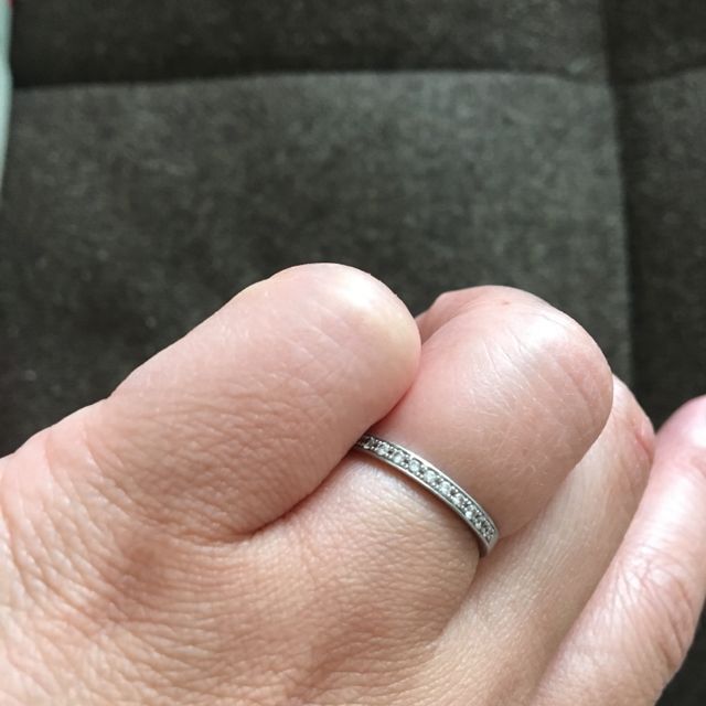 【4℃ BRIDAL(ヨンドシーブライダル)の口コミ】 指が太めでむちむちしているので、似合う指輪はどんなだろうか、あとは自…