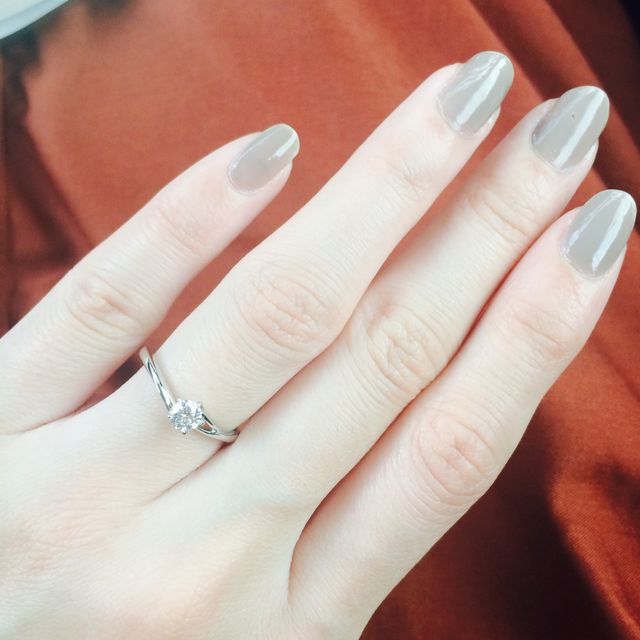 【俄(にわか)の口コミ】 指輪のデザインもシンプルなのがよく、少し細めのデザインが好きでした。…