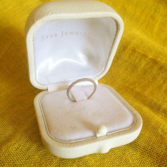 【STAR JEWELRY(スタージュエリー)の口コミ】 結婚指輪を購入したら婚約指輪と2連にして常に身につけていたいと思ってい…