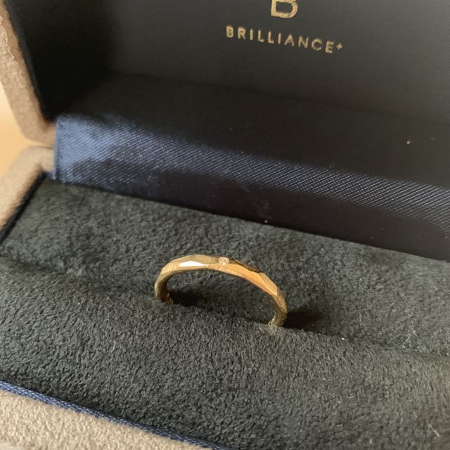 【BRILLIANCE+(ブリリアンスプラス)の口コミ】 ゴールドの結婚指輪を探していたところ、デザインのオーダーもでき刻印も…