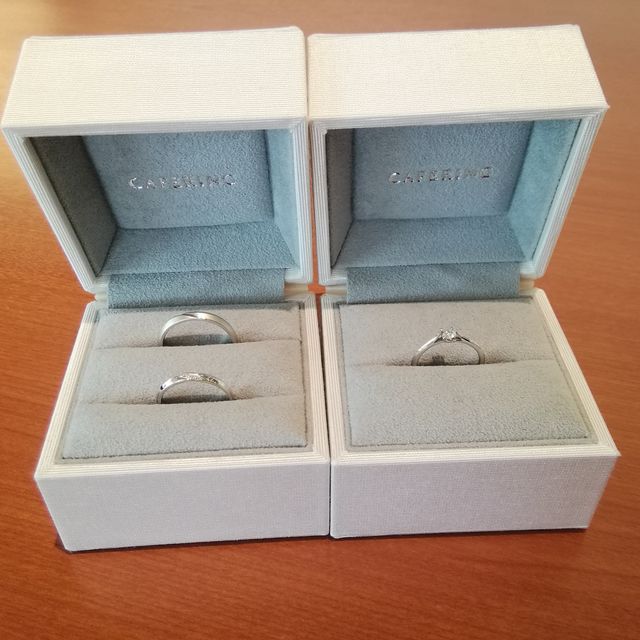 【CAFERING(カフェリング)の口コミ】 重ね着けできるエンゲージリングとマリッジリングを探していて、こちらを…