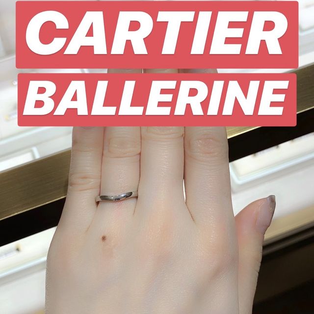 【カルティエ(Cartier)の口コミ】 指を綺麗に見せてくれます。カーブのあるデザインですが、180度回転すると…