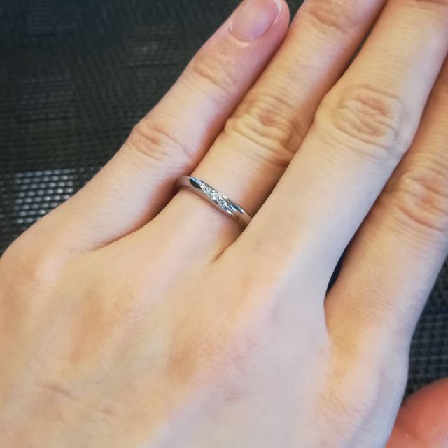 【エクセルコダイヤモンド(EXELCO DIAMOND)の口コミ】 ダイヤモンドが入ったもの・デザインのきれいなもの・できれば価格は控え…