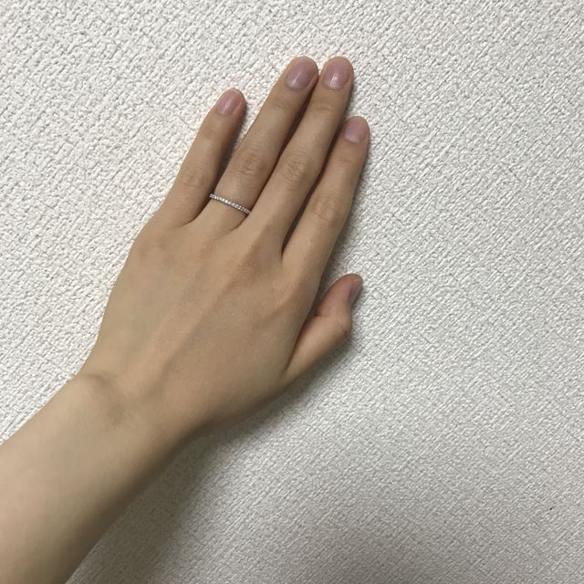 【アイプリモ(I-PRIMO)の口コミ】 エタニティリングを探していました。結婚指輪との相性が良かったので、こ…