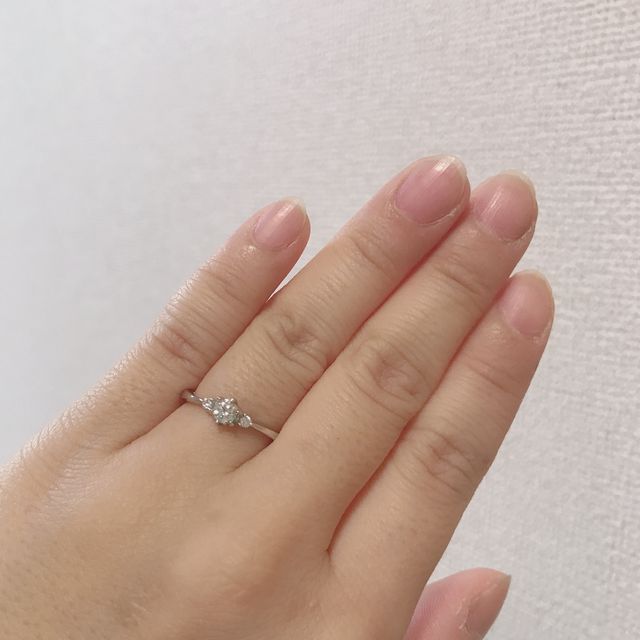 【JEWELRY STUDIO Advance(ジュエリースタジオアドバンス)の口コミ】 デザインがきれいで、指にしっくりきたから。
また、ダイヤの品質や大きさ…
