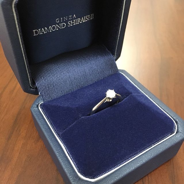 【銀座ダイヤモンドシライシの口コミ】 プロポーズリングを購入しました。
相手の指のサイズが分からなくても問題…