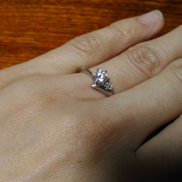 【アイプリモ(I-PRIMO)の口コミ】 V字アームの華奢な感じが、大変気に入ったからです。変形型は飽きるかな&h…