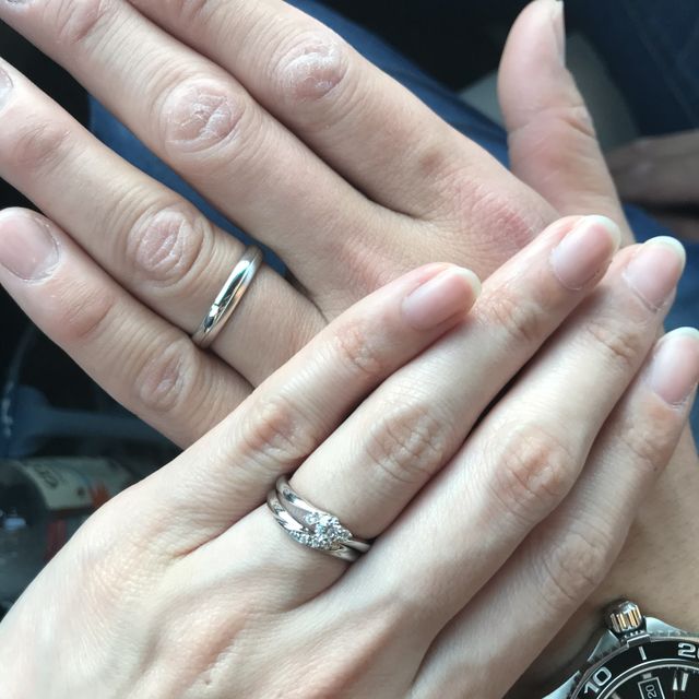 【アイプリモ(I-PRIMO)の口コミ】 婚約指輪もアイプリモで購入しました。担当の方に結婚指輪と重ね付けした…