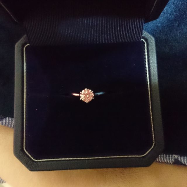 【銀座ダイヤモンドシライシの口コミ】 ずっとピンクダイヤを探してましたが、なかなか良いやつ見つけませんでし…