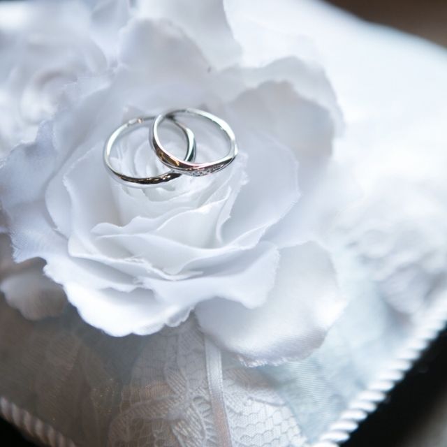 【4℃ BRIDAL(ヨンドシーブライダル)の口コミ】 プラチナ素材で傷がほかのものに比べると傷が付きにくくいこと。メンズの…