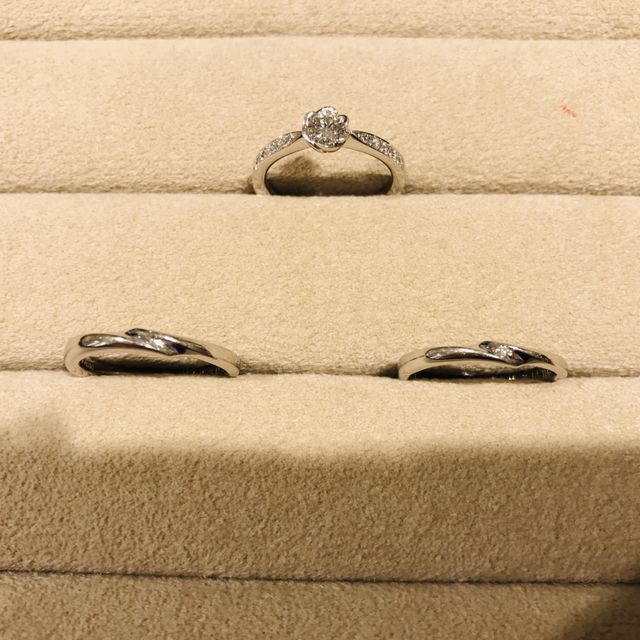 【TRECENTI(トレセンテ)の口コミ】 結婚指輪のデザインは、主人が仕事中も着ける予定だったので、主人が気に…