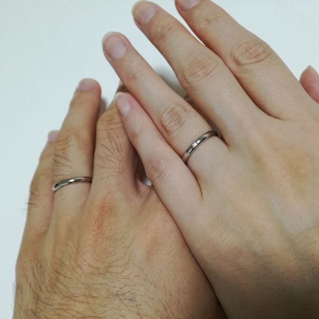 【Something Blue(サムシングブルー)の口コミ】 シンプルでプラチナということが第一に良かったです。価格もプラチナにし…