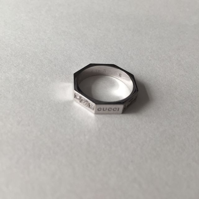 【グッチ(GUCCI)の口コミ】 結婚指輪を探していた時、友人が勤めているエルサカエさんに行きました。…