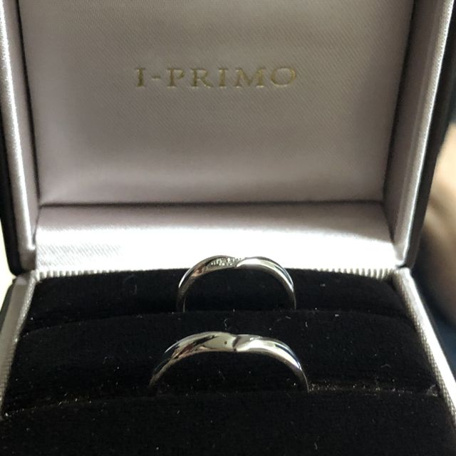 【アイプリモ(I-PRIMO)の口コミ】 もらった婚約指輪と合わせてつけるのにステキなデザインでした。単体で見…