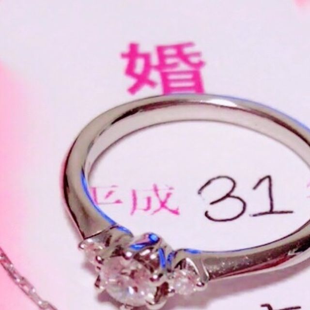 【4℃ BRIDAL(ヨンドシーブライダル)の口コミ】 指輪自体はプレゼントで彼が選んでプロポーズの際にプレゼントしてくれま…