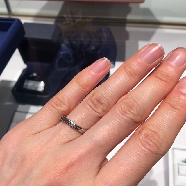 【銀座ダイヤモンドシライシの口コミ】 一粒ダイヤの持ち味を最大限まで活かすべく、でしゃばらない程度の爪どめ…