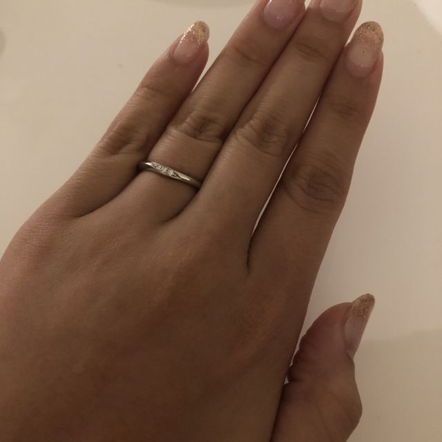 【ラザール ダイヤモンド(LAZARE DIAMOND)の口コミ】 仕事上ギラギラしたアクセサリーは付けれないので細めでシンプルなリング…