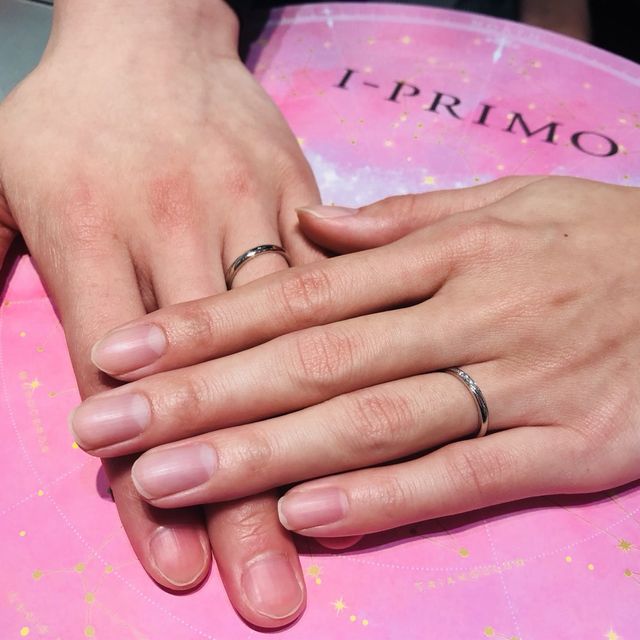 【アイプリモ(I-PRIMO)の口コミ】 指輪のデザインが、2人ともとても気に入り、一目惚れしました！リングの細…