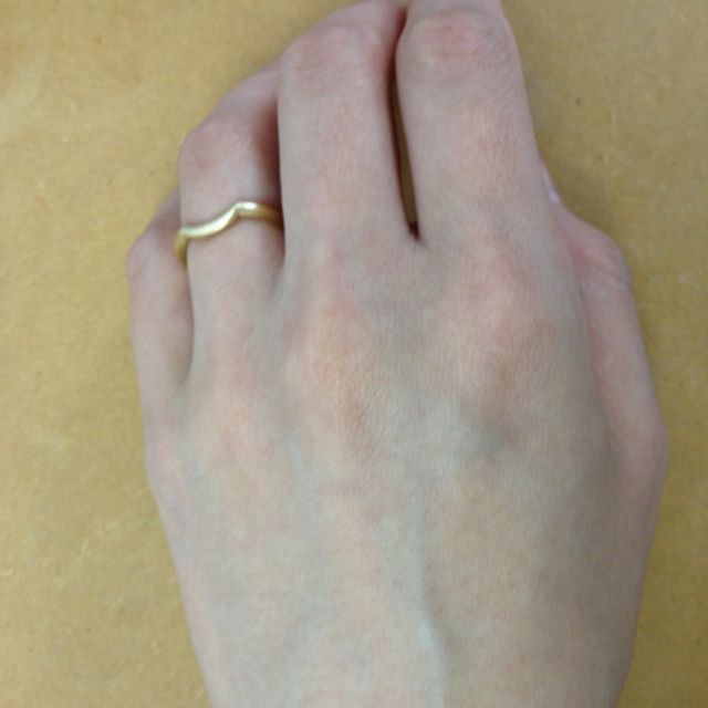 【shihara(シハラ)の口コミ】 婚約指輪が派手だったので結婚指輪はシンプルにしたかったのです。
またそ…