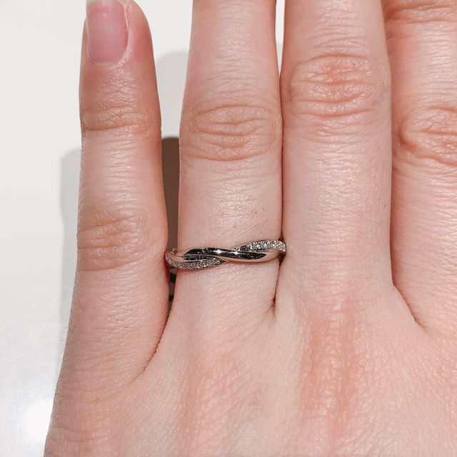 【ラザール ダイヤモンド(LAZARE DIAMOND)の口コミ】 初めて指輪を見に行った際に、今日発売した商品です！とスタッフさんに紹…