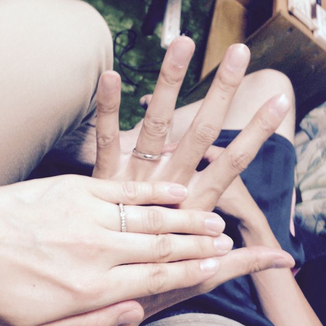 【ティファニー(Tiffany & Co.)の口コミ】 主人のものは丸みがあり、シンプルで飽きの来ないデザインにしました。素…