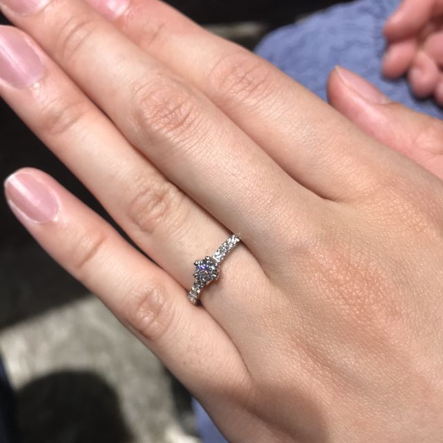 【TANZO.(鍛造指輪)の口コミ】 自分で思い描いていた通りの指輪を作れるところ。
一粒石だけでもハーフエ…