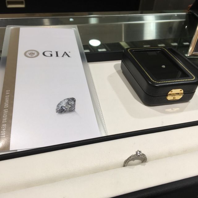 【GALA JEWELRY(ガラジュエリー)の口コミ】 価格が安い。
同じカラットでもブランド店と比べるとかなり安い。その上GI…