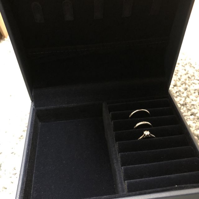 【銀座ダイヤモンドシライシの口コミ】 シンプルなデザインが希望だった中、
テイスト、デザイン共にシンプルで可…